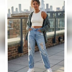 Refuge Women's Relaxed fit Distressed Mom Denim Jeans - Size 5 Like New